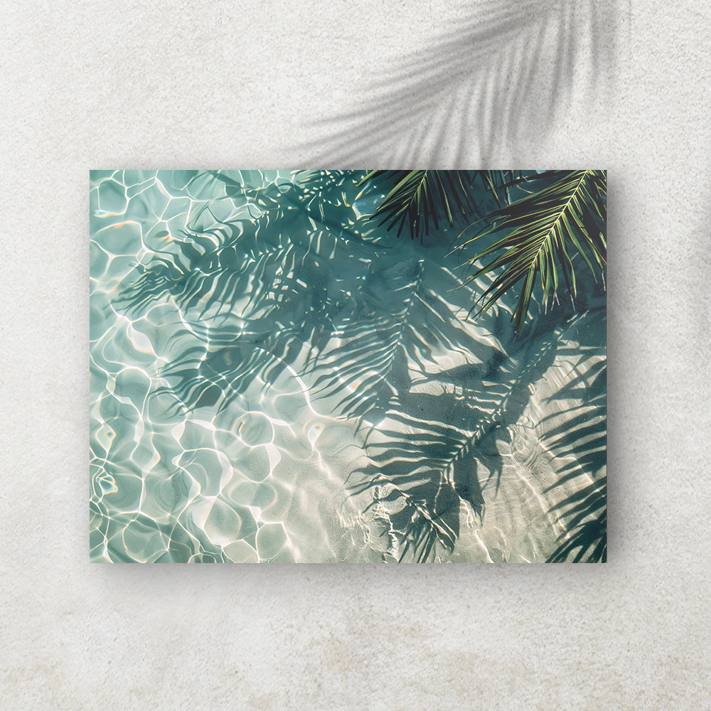 Palm Reflections – Affiche Mer & Ombres de Palmier