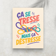 Ça se tresse, mais ça déstresse – Affiche Rétro Scoubidou